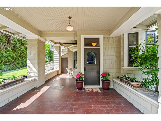 1111 Nw 25TH Ave 1, Portland, OR 97210