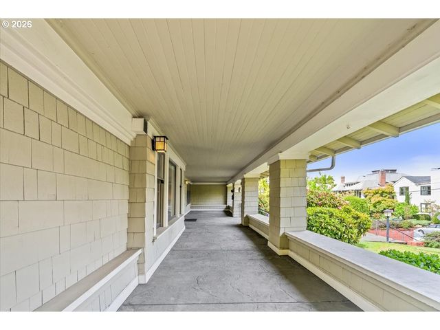 1111 Nw 25TH Ave 1, Portland, OR 97210