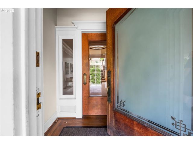 1111 Nw 25TH Ave 1, Portland, OR 97210