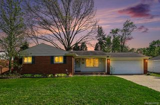 8532 Alwardt Drive, Sterling Heights, MI 48313