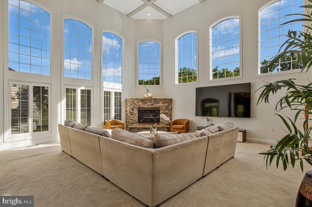 27 HUNTING CT, Edgewater, MD 21037