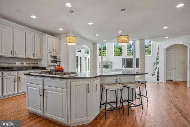 27 HUNTING CT, Edgewater, MD 21037