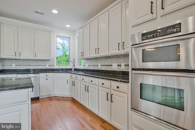 27 HUNTING CT, Edgewater, MD 21037
