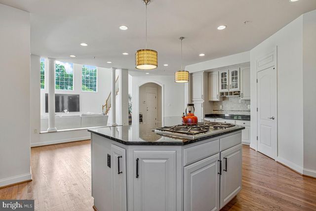 27 HUNTING CT, Edgewater, MD 21037