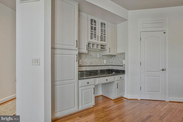 27 HUNTING CT, Edgewater, MD 21037