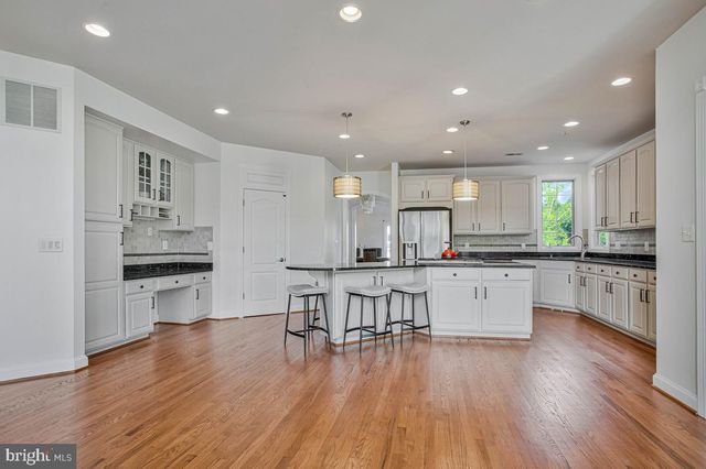 27 HUNTING CT, Edgewater, MD 21037