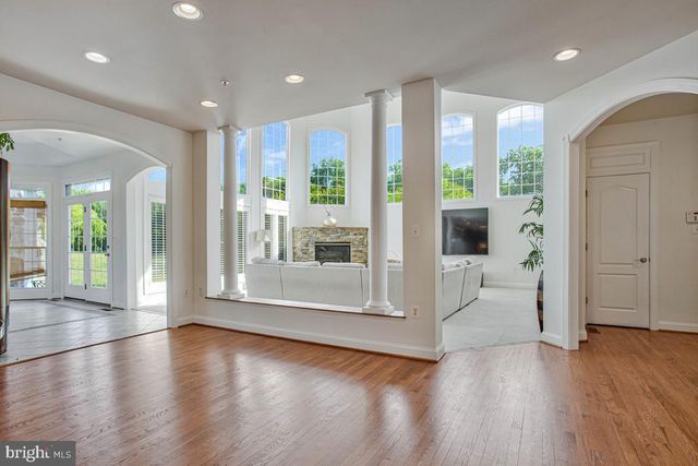 27 HUNTING CT, Edgewater, MD 21037