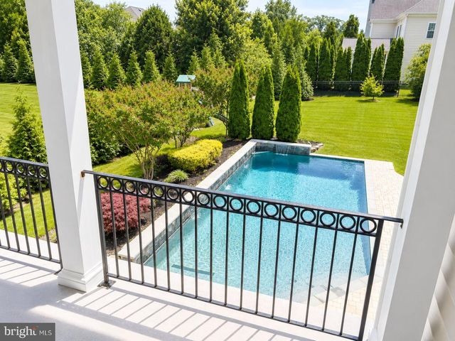 27 HUNTING CT, Edgewater, MD 21037