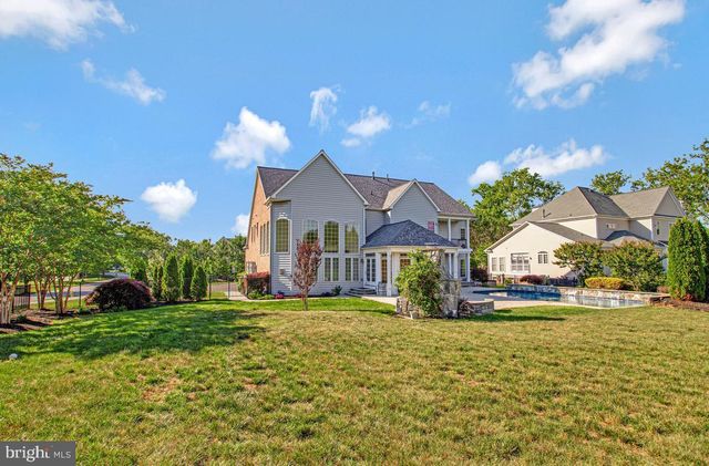 27 HUNTING CT, Edgewater, MD 21037