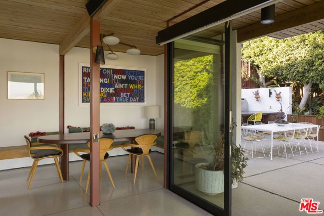 1515 N Tigertail Road, Los Angeles, CA 90049