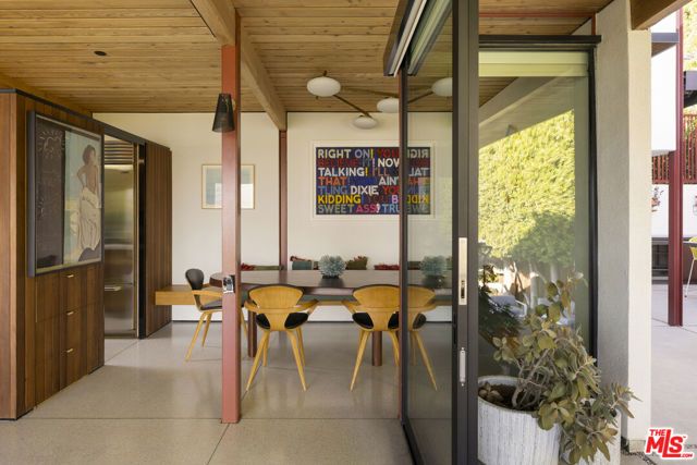 1515 N Tigertail Road, Los Angeles, CA 90049