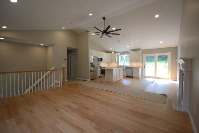 95 A.F. Putnam, Charlton, MA 01507