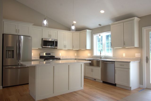 95 A.F. Putnam, Charlton, MA 01507