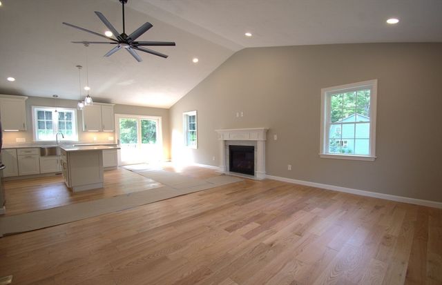 95 A.F. Putnam, Charlton, MA 01507