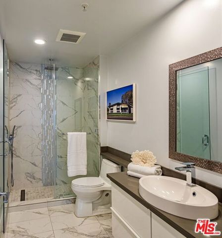 120 S Crescent Drive 304, Beverly Hills, CA 90212