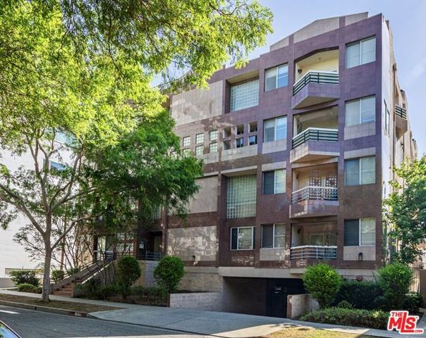 120 S Crescent Drive 304, Beverly Hills, CA 90212