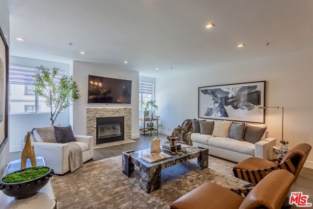 120 S Crescent Drive 304, Beverly Hills, CA 90212