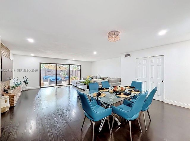 10375 Rue Vendome 4C, Pembroke Pines, FL 33026