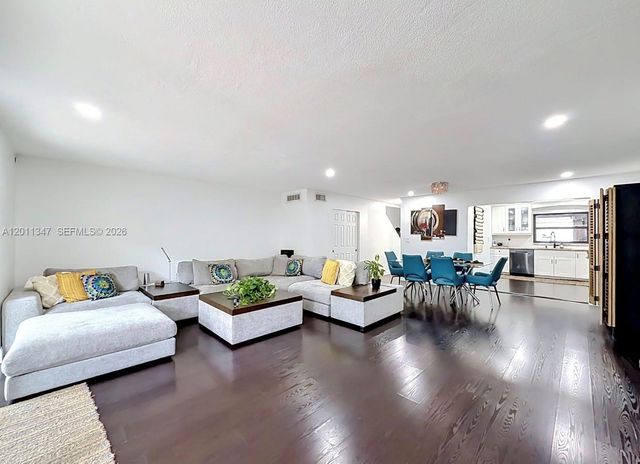 10375 Rue Vendome 4C, Pembroke Pines, FL 33026