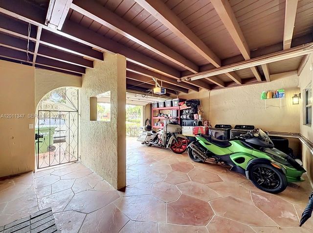 10375 Rue Vendome 4C, Pembroke Pines, FL 33026
