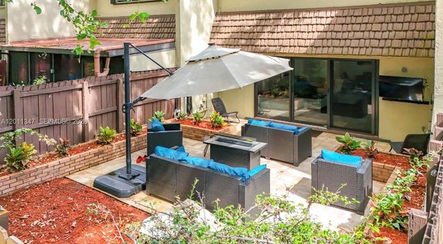 10375 Rue Vendome 4C, Pembroke Pines, FL 33026