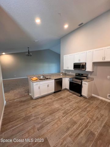 3930 Playa Del Sol Drive 204, Rockledge, FL 32955