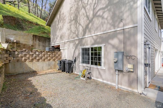 1081 Arroyo Grande Dr, Napa, CA 94558