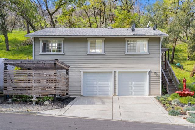 1081 Arroyo Grande Dr, Napa, CA 94558