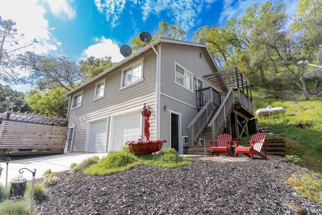 1081 Arroyo Grande Dr, Napa, CA 94558