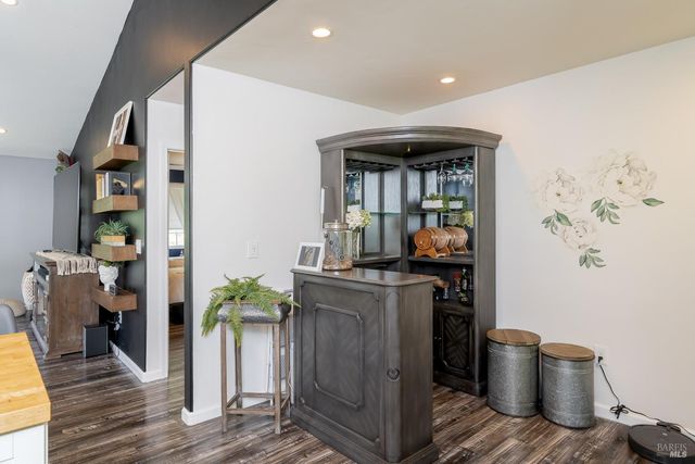 1081 Arroyo Grande Dr, Napa, CA 94558