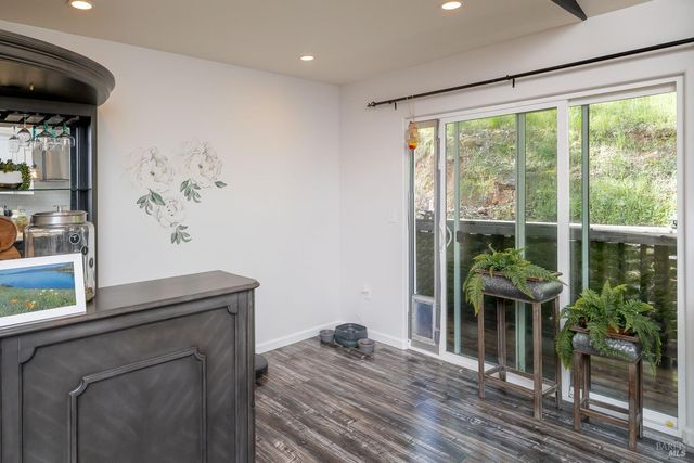 1081 Arroyo Grande Dr, Napa, CA 94558