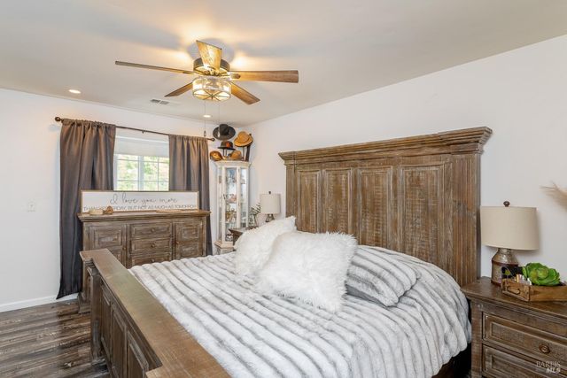 1081 Arroyo Grande Dr, Napa, CA 94558