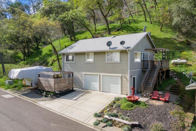 1081 Arroyo Grande Dr, Napa, CA 94558