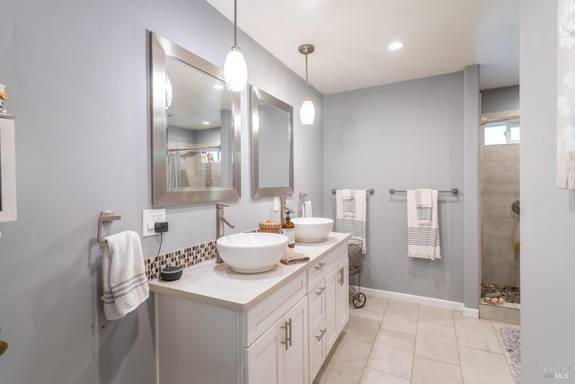 1081 Arroyo Grande Dr, Napa, CA 94558