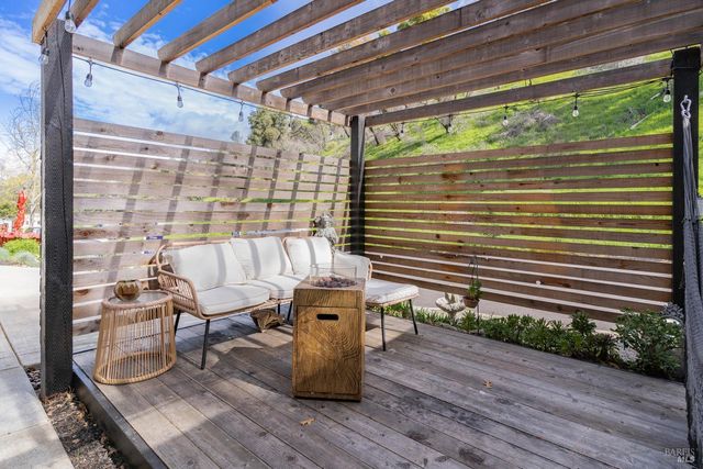 1081 Arroyo Grande Dr, Napa, CA 94558