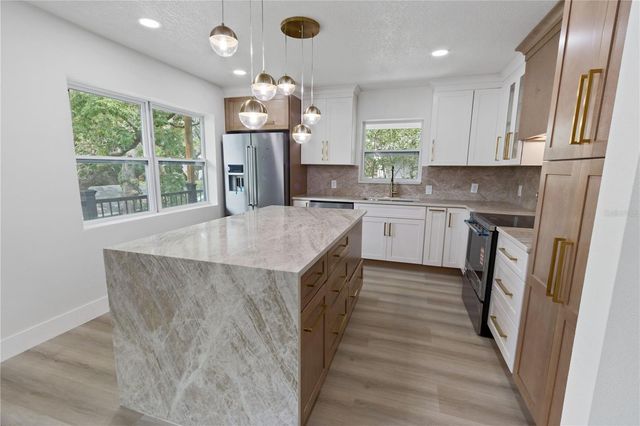 3232 W OAKELLAR AVENUE, Tampa, FL 33611