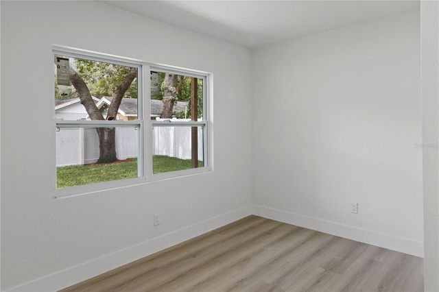 3232 W OAKELLAR AVENUE, Tampa, FL 33611