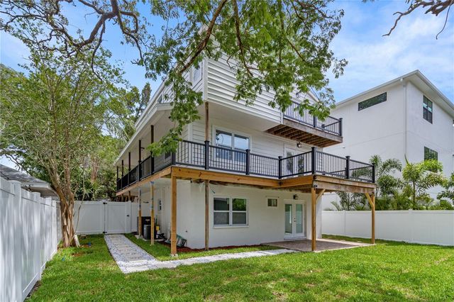 3232 W OAKELLAR AVENUE, Tampa, FL 33611