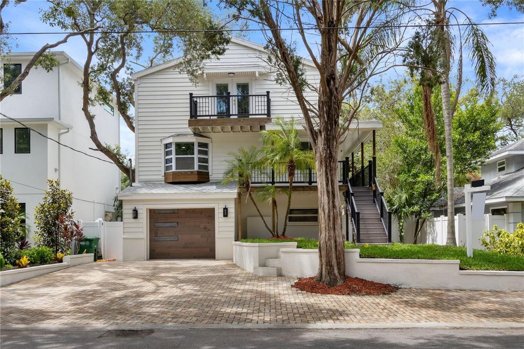 3232 W OAKELLAR AVENUE, Tampa, FL 33611