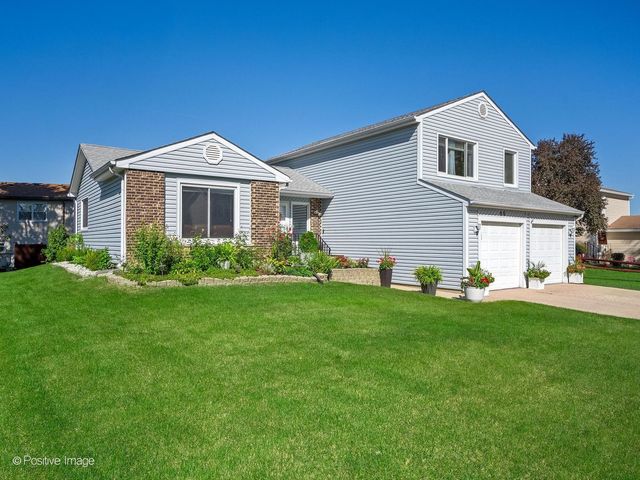 96 Brookside Drive, Glendale Heights, IL 60139