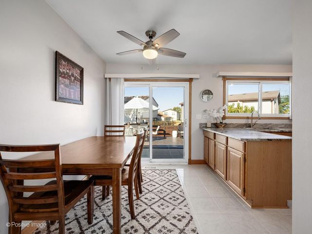 96 Brookside Drive, Glendale Heights, IL 60139