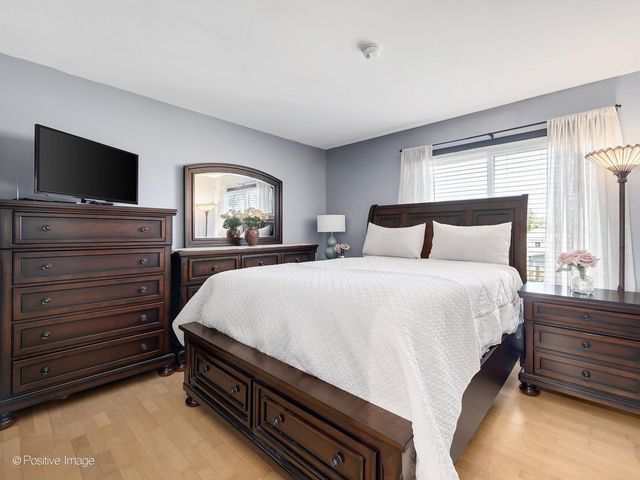 96 Brookside Drive, Glendale Heights, IL 60139