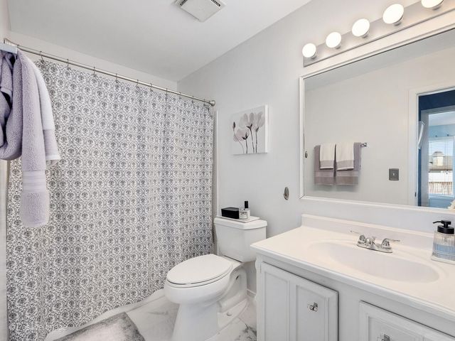 96 Brookside Drive, Glendale Heights, IL 60139