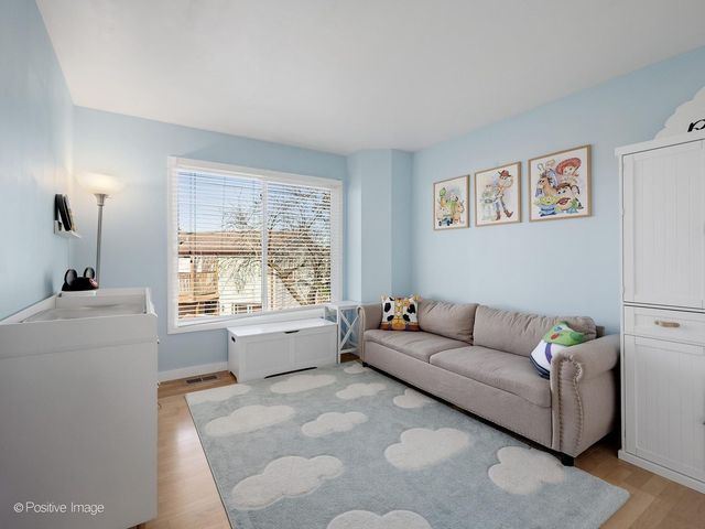 96 Brookside Drive, Glendale Heights, IL 60139