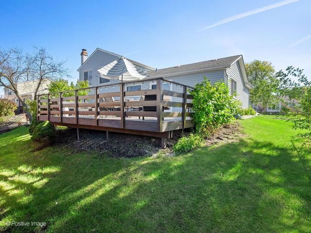 96 Brookside Drive, Glendale Heights, IL 60139