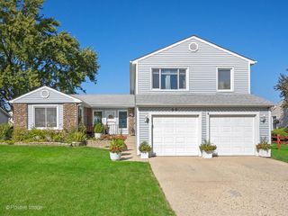 96 Brookside Drive, Glendale Heights, IL 60139