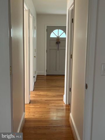 30 ELM ST, Harpers Ferry, WV 25425