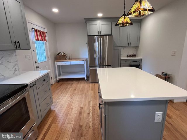 30 ELM ST, Harpers Ferry, WV 25425