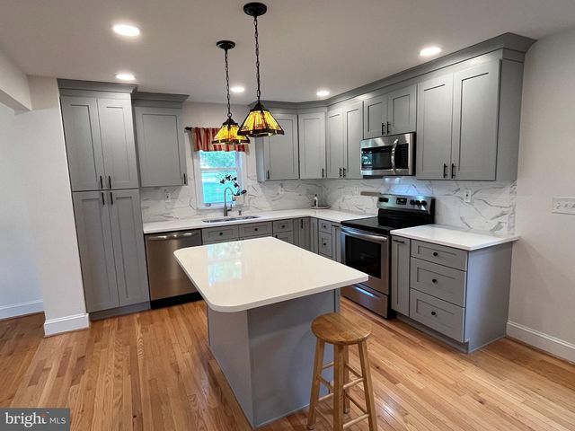 30 ELM ST, Harpers Ferry, WV 25425