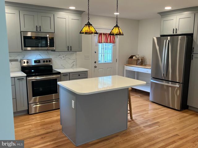 30 ELM ST, Harpers Ferry, WV 25425